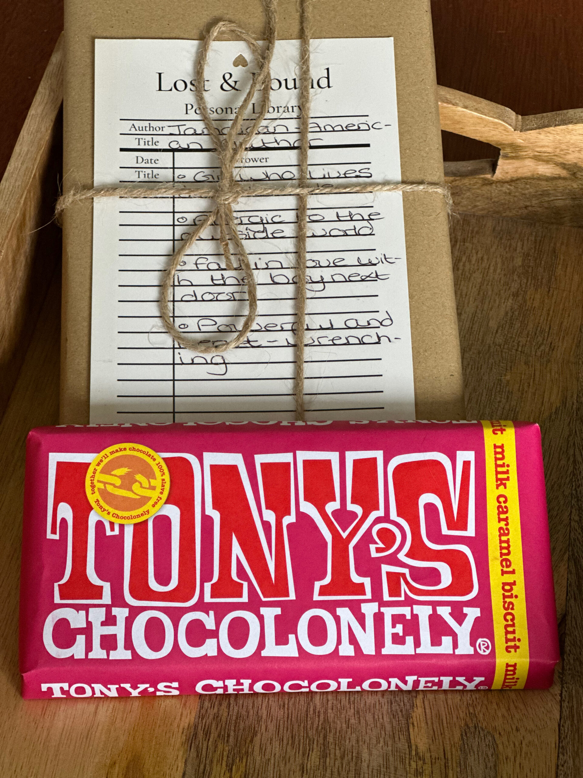Blind date with a book Chocolate box (Adult) - Image 2