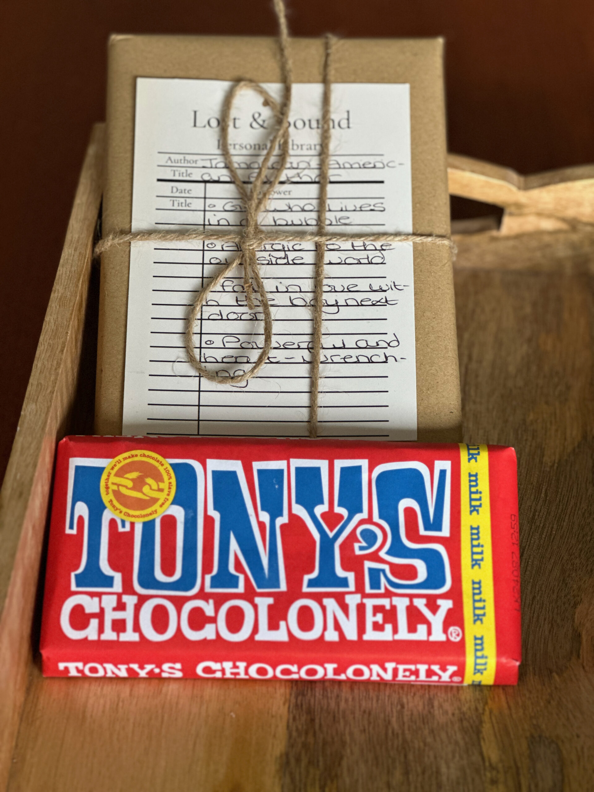 Blind date with a book Chocolate box (Adult)